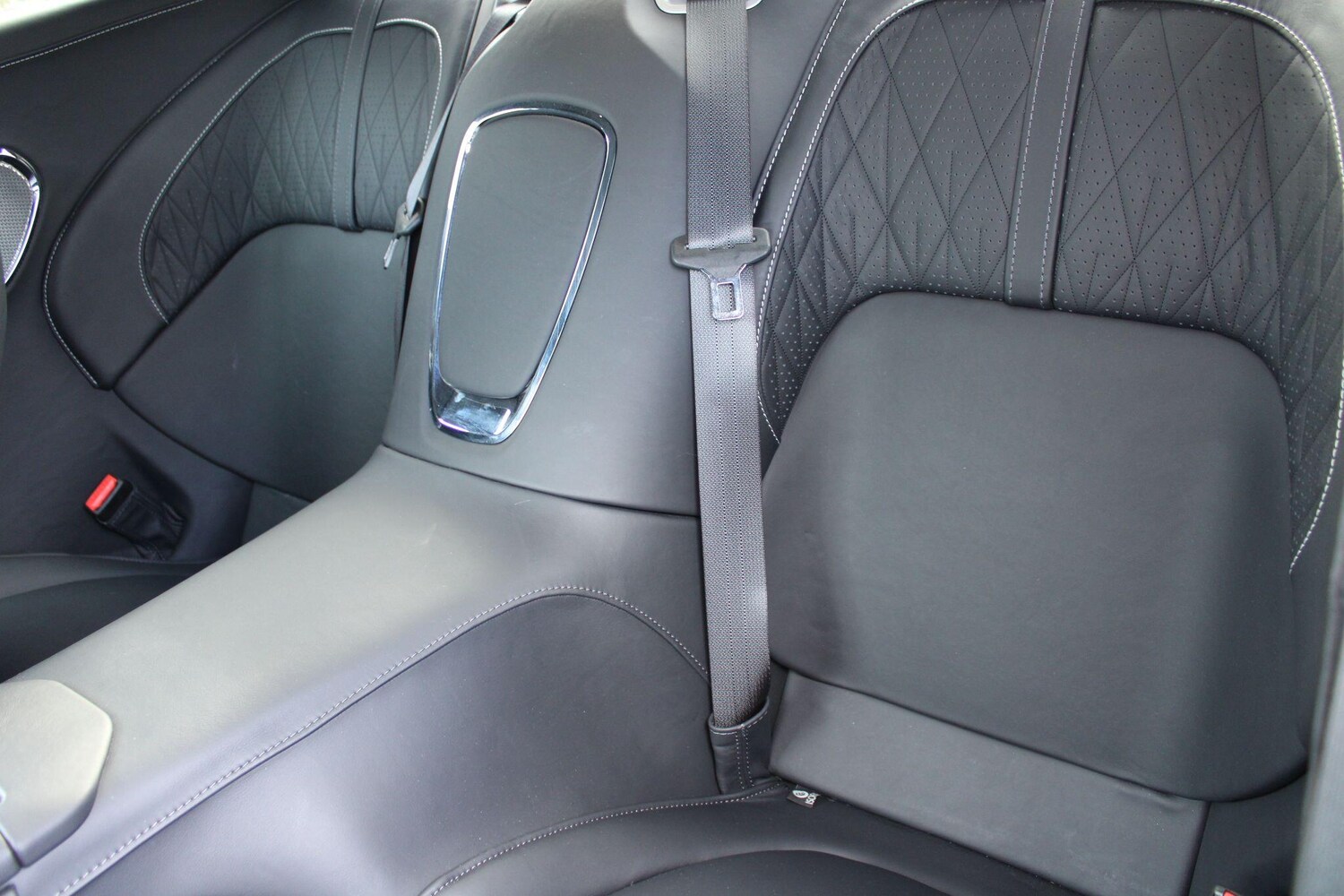 Used Aston Martin V8 for sale - 77883374: Photo 27