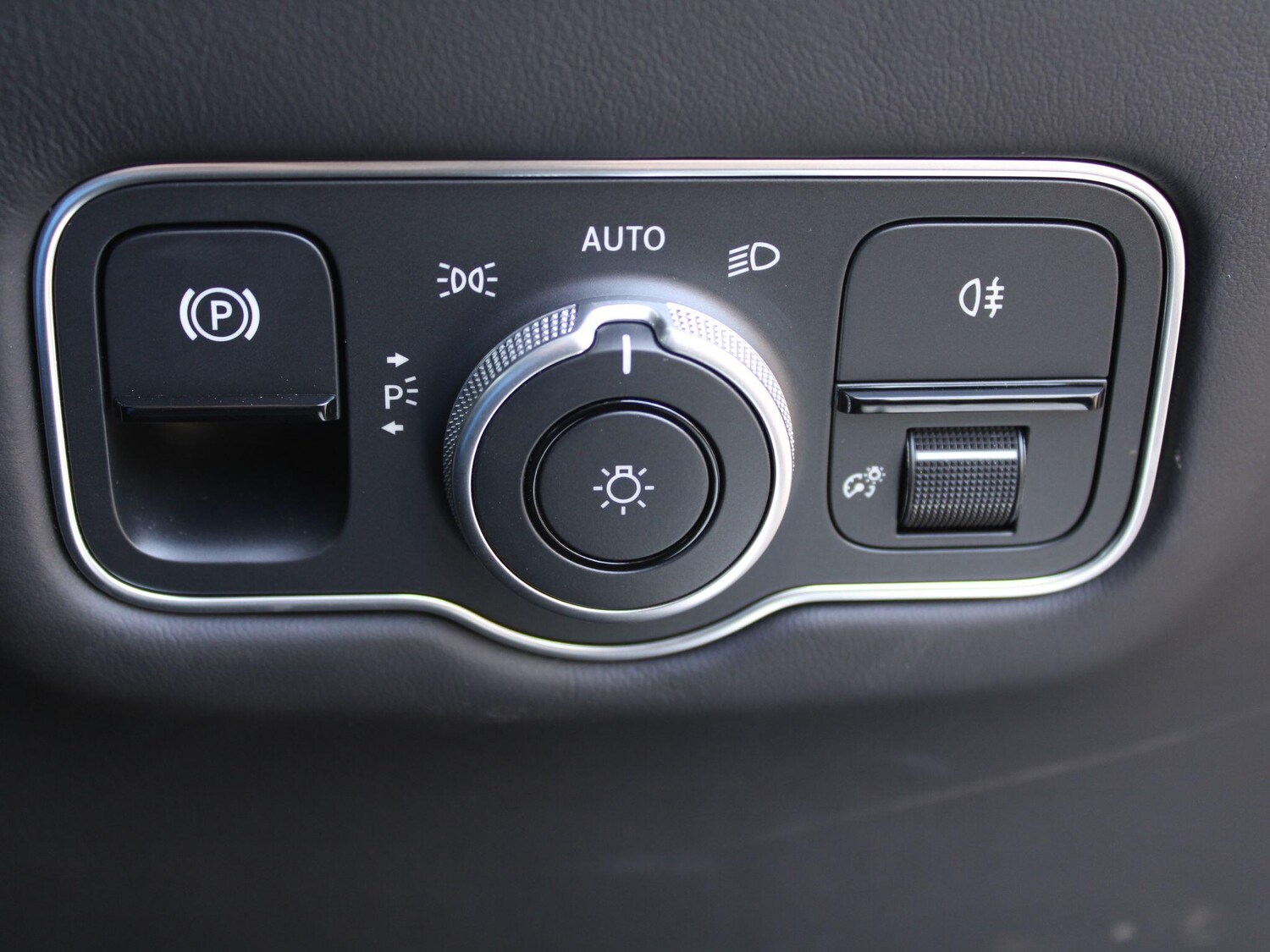 Used Aston Martin V8 for sale - 77883374: Photo 37