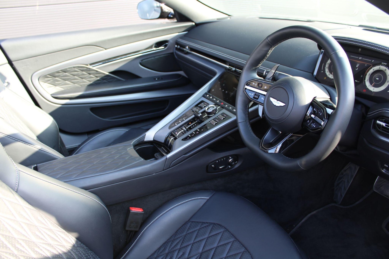 Used Aston Martin V8 2024 for sale - 76200211: Photo 12