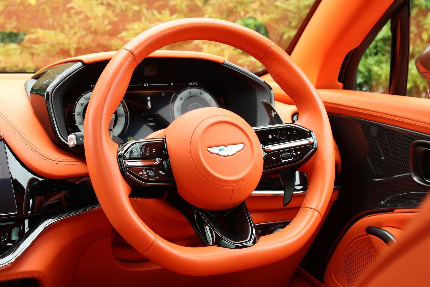 Used Aston Martin DBX 2024 for sale - 76926274: Photo 3