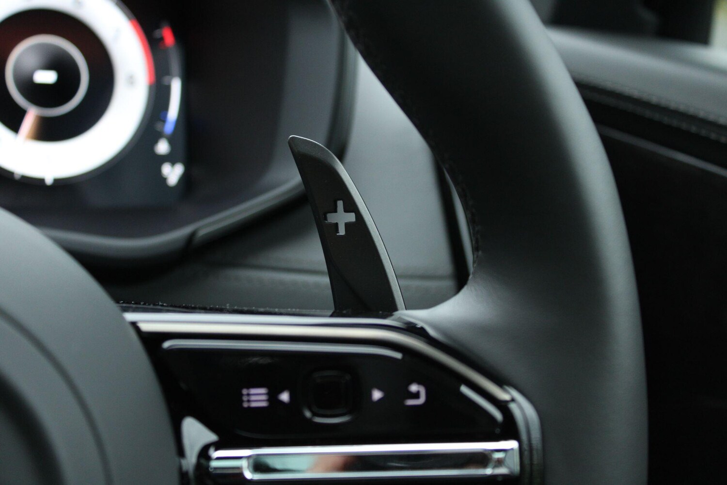 Used Aston Martin DBX for sale - 77854164: Photo 18