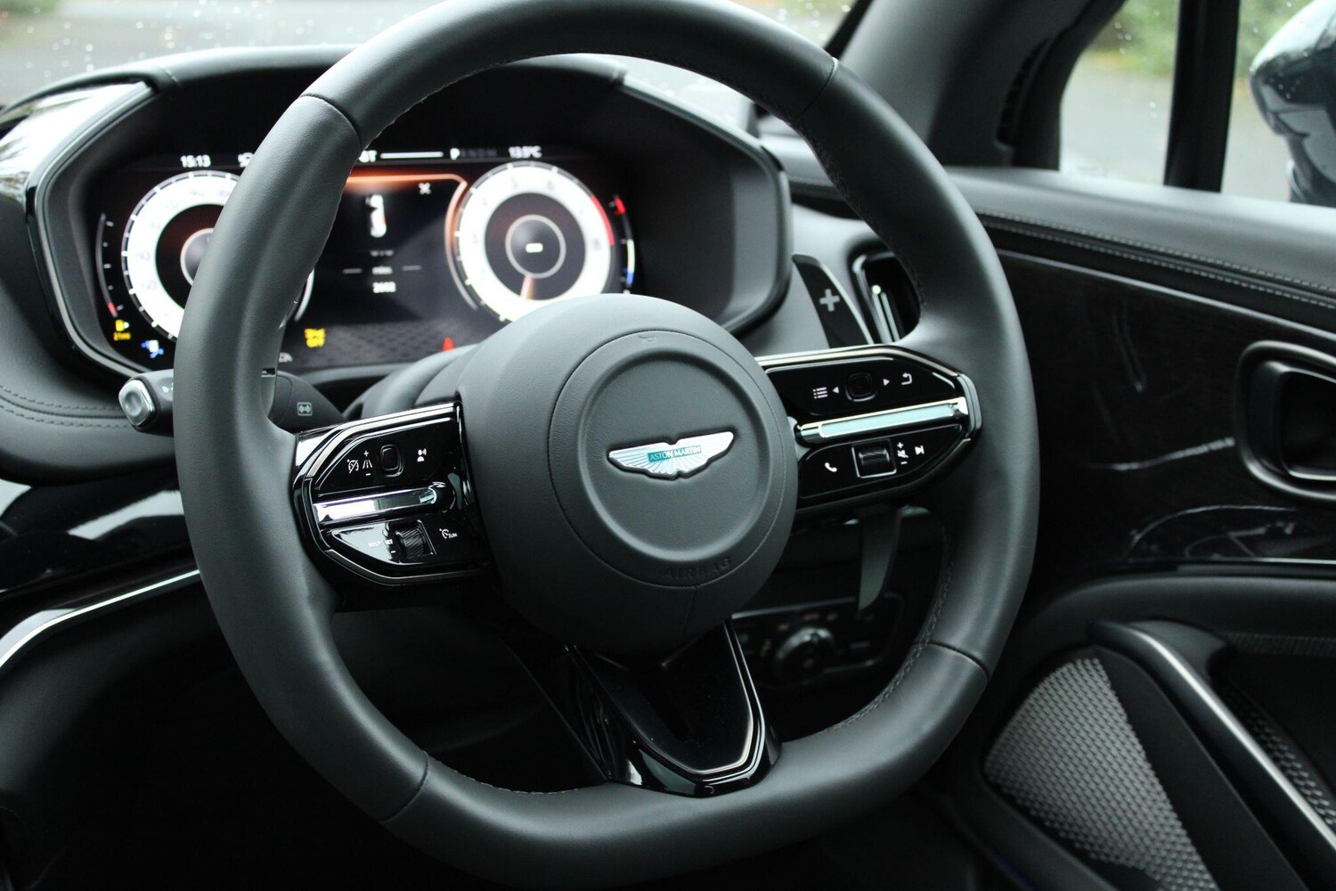 Used Aston Martin DBX for sale - 77854164: Photo 26