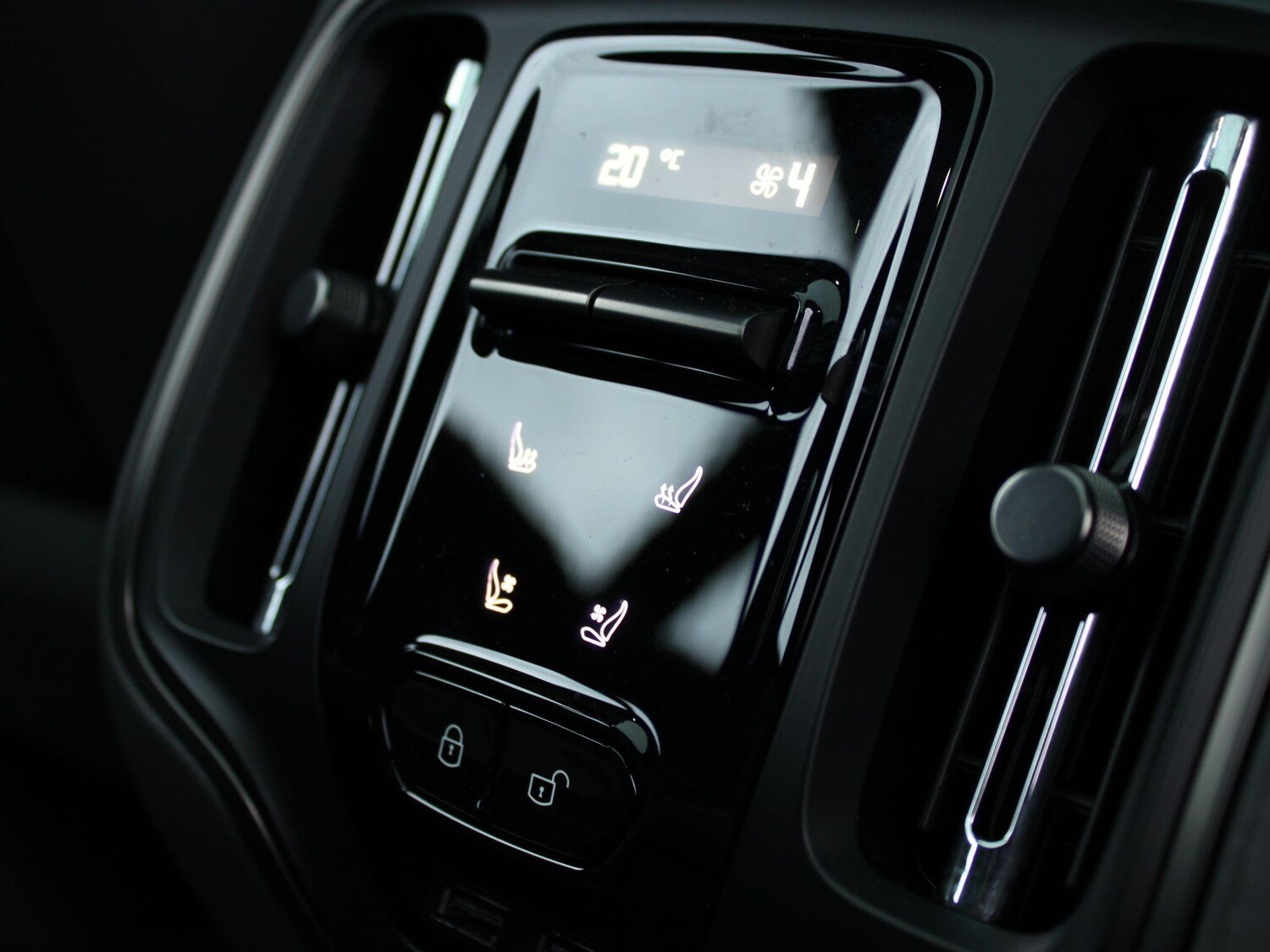 Used Aston Martin DBX for sale - 77854164: Photo 44