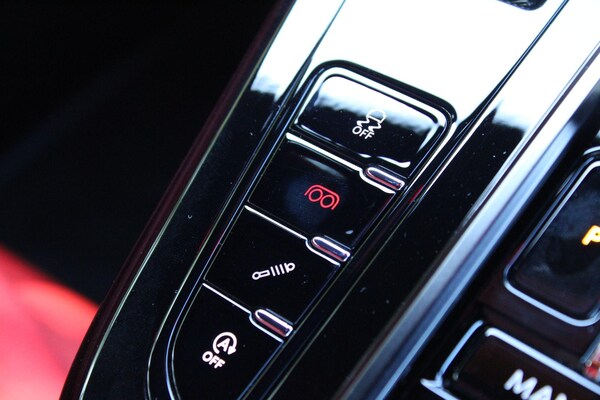 Used Aston Martin Vantage 2024 for sale - 75224489: Photo 37