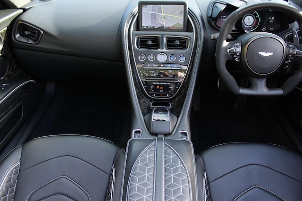 Used Aston Martin DBS 2019 for sale - 76247873: Photo 21
