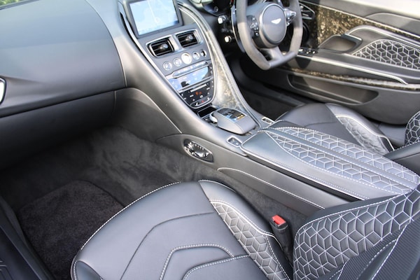 Used Aston Martin DBS 2019 for sale - 76247873: Photo 24