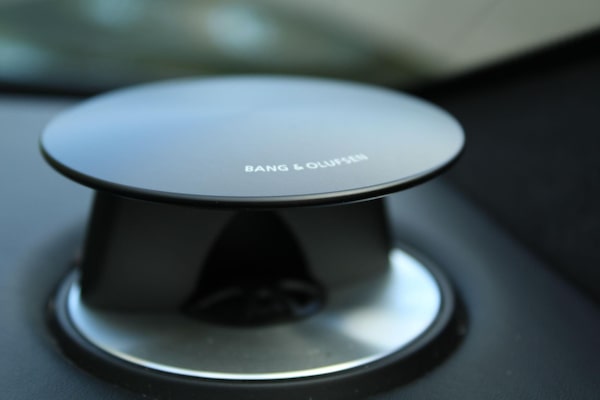 Used Aston Martin DBS 2019 for sale - 76247873: Photo 27