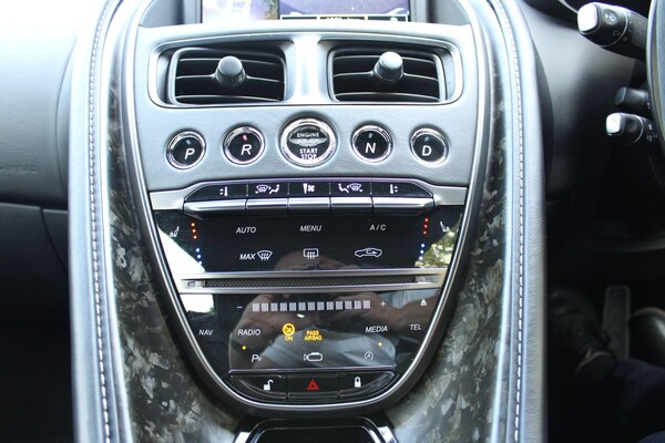 Used Aston Martin DBS 2019 for sale - 76247873: Photo 36