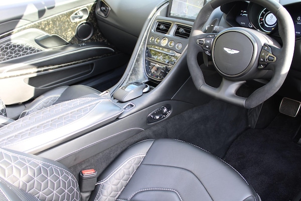 Used Aston Martin DBS 2019 for sale - 76247873: Photo 3