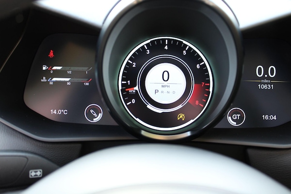 Used Aston Martin DBS 2019 for sale - 76247873: Photo 6