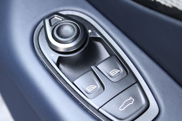 Used Aston Martin Vantage 2024 for sale - 73371061: Photo 12