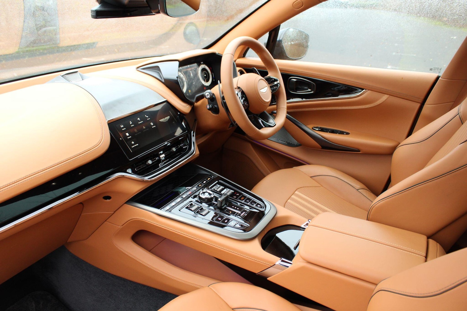 Used Aston Martin DBX 2025 for sale - 77067021: Photo 12