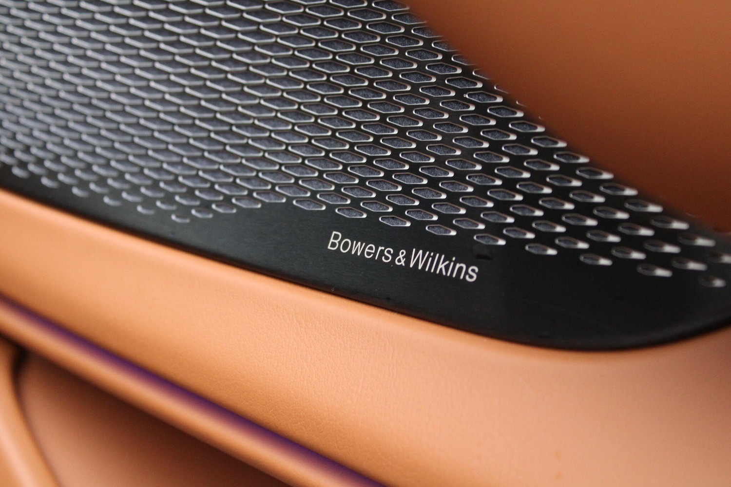 Used Aston Martin DBX 2025 for sale - 77067021: Photo 30