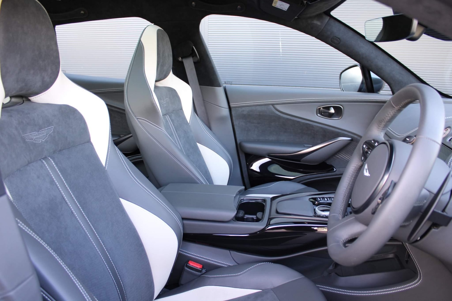 Used Aston Martin DBX for sale - 76440554: Photo 12