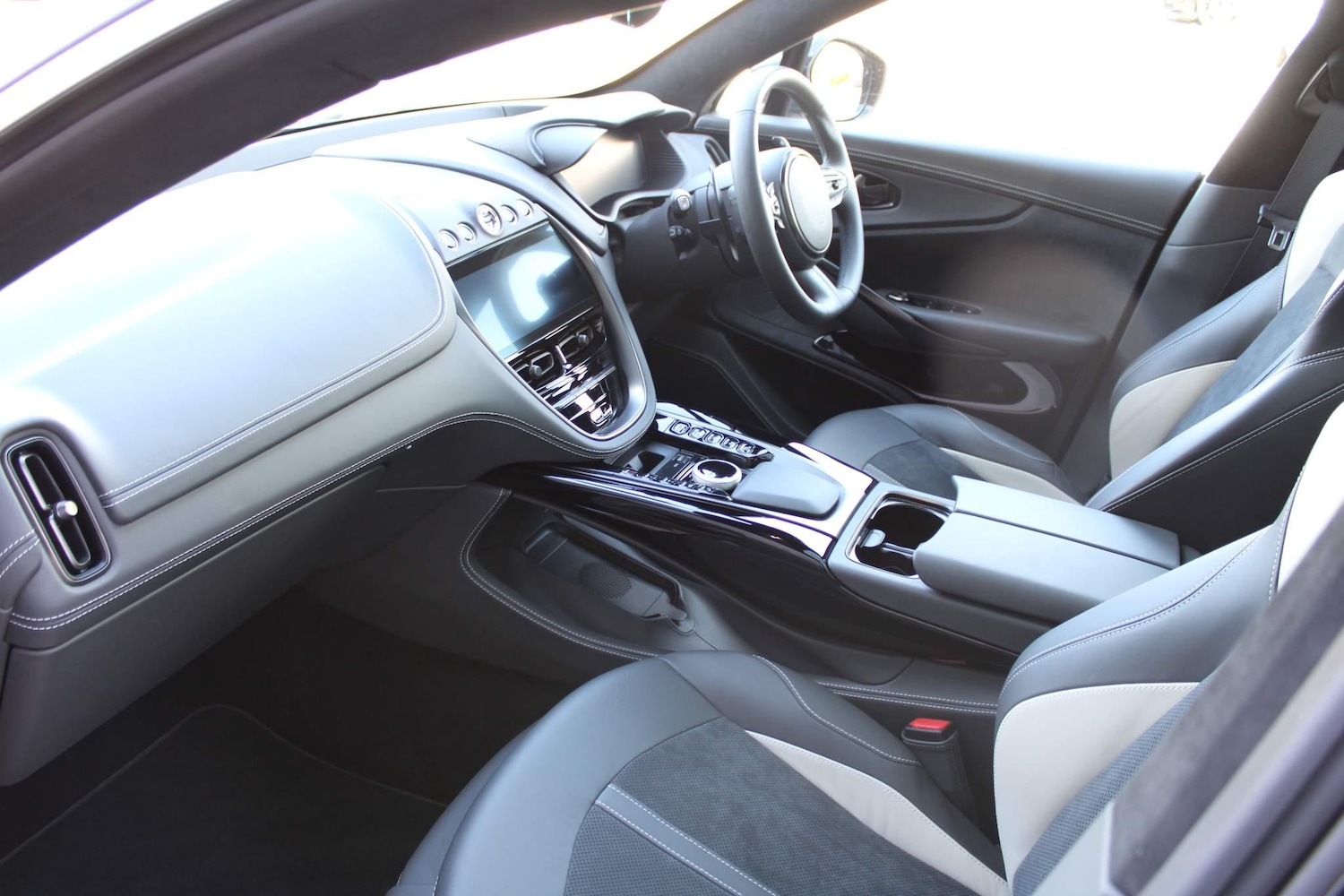 Used Aston Martin DBX for sale - 76440554: Photo 23