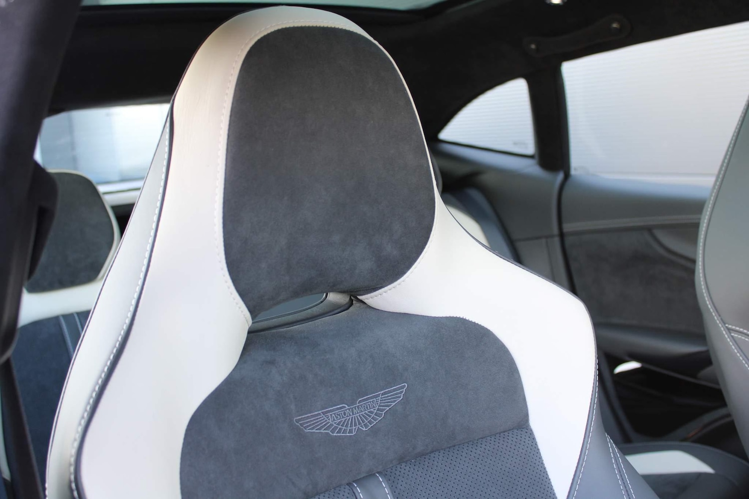 Used Aston Martin DBX for sale - 76440554: Photo 5