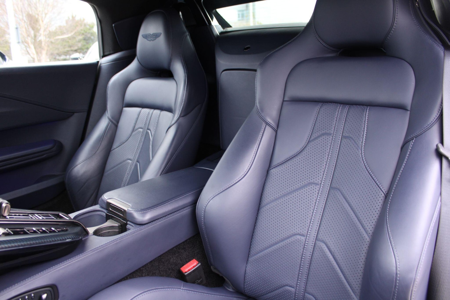 Used Aston Martin Vantage 2025 for sale - 77412341: Photo 30