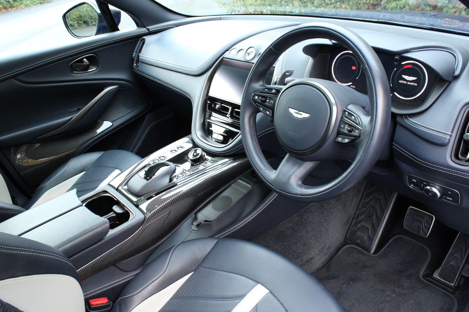 Used Aston Martin DBX for sale - 76336577: Photo 12