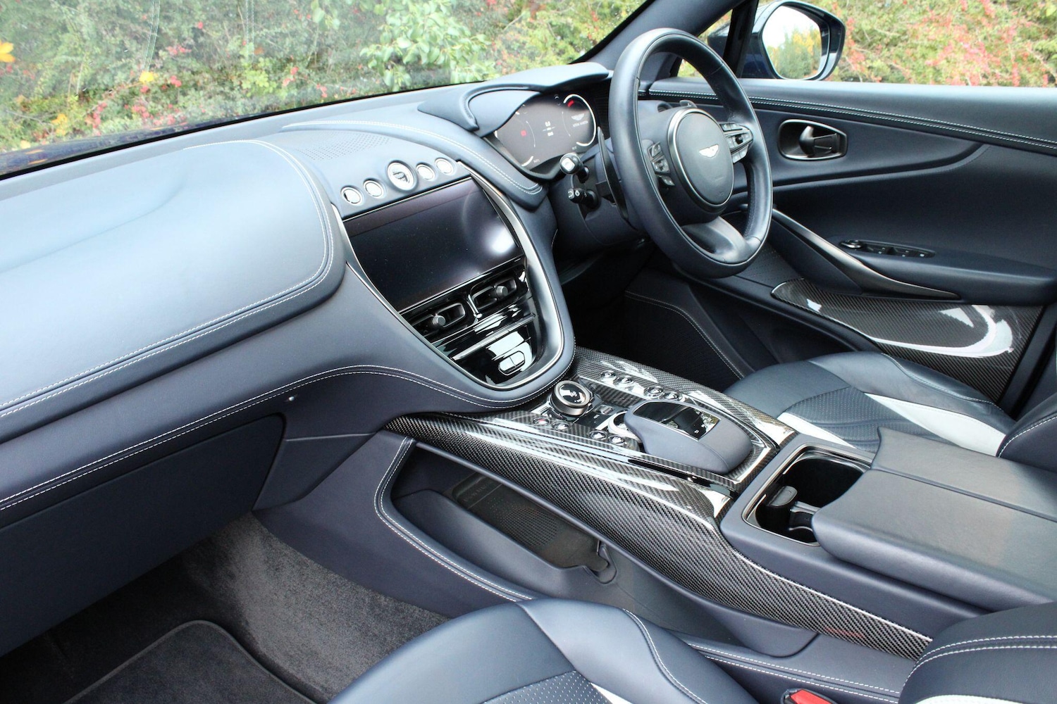 Used Aston Martin DBX for sale - 76336577: Photo 13