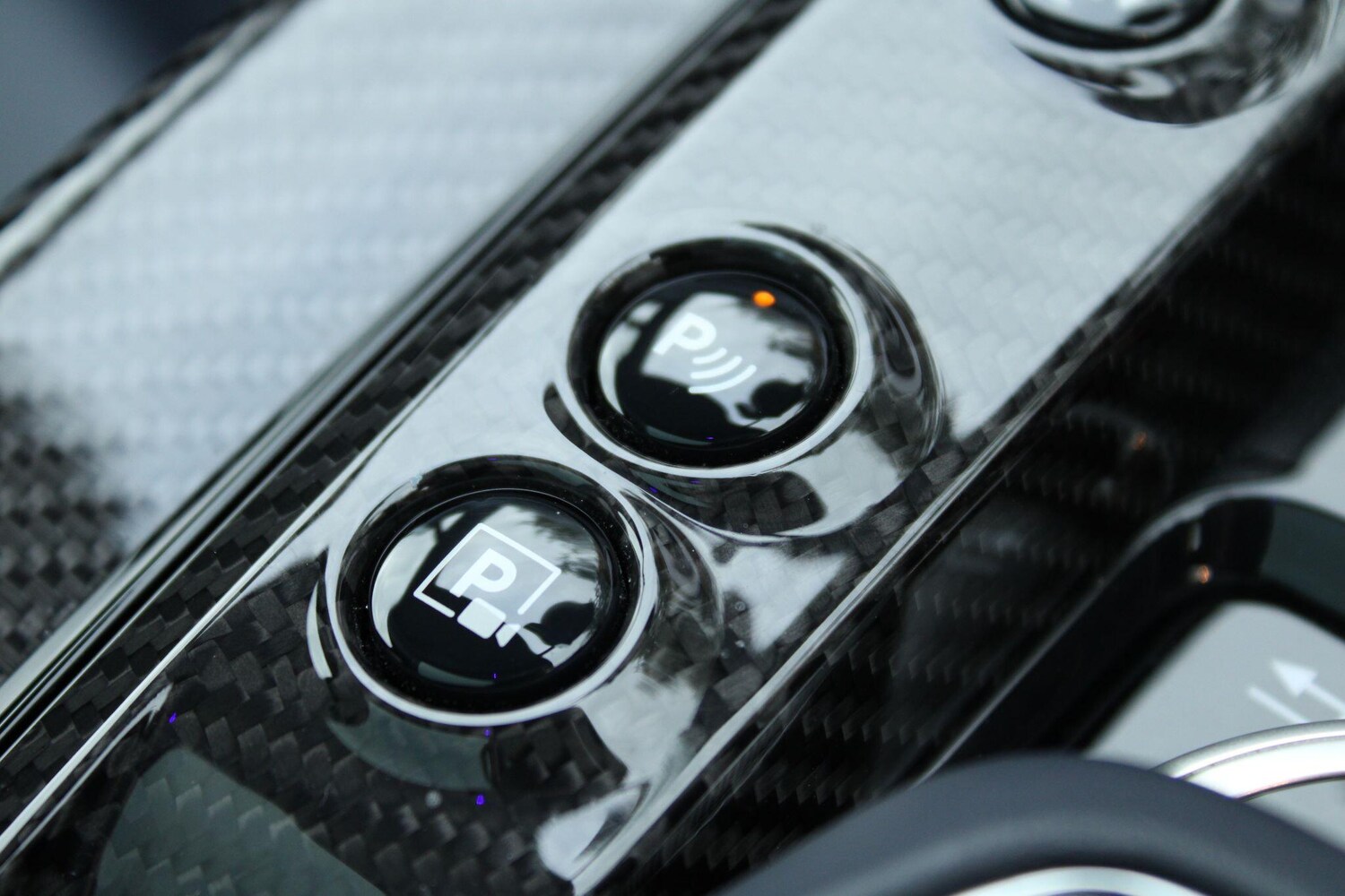 Used Aston Martin DBX for sale - 76336577: Photo 31