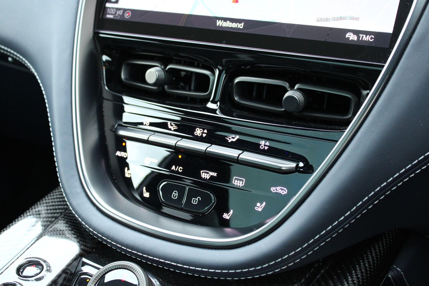 Used Aston Martin DBX for sale - 76336577: Photo 33