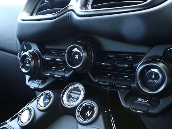 Used Aston Martin Vantage 2023 for sale - 75477707: Photo 25