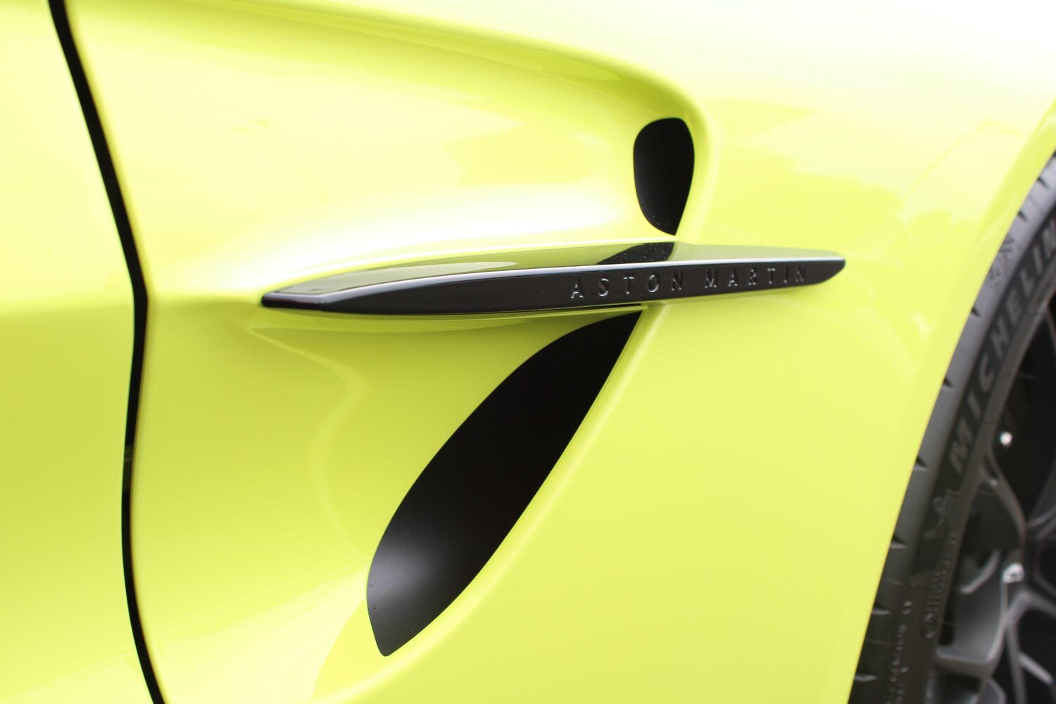 Used Aston Martin Vantage for sale - 78086363: Photo 21