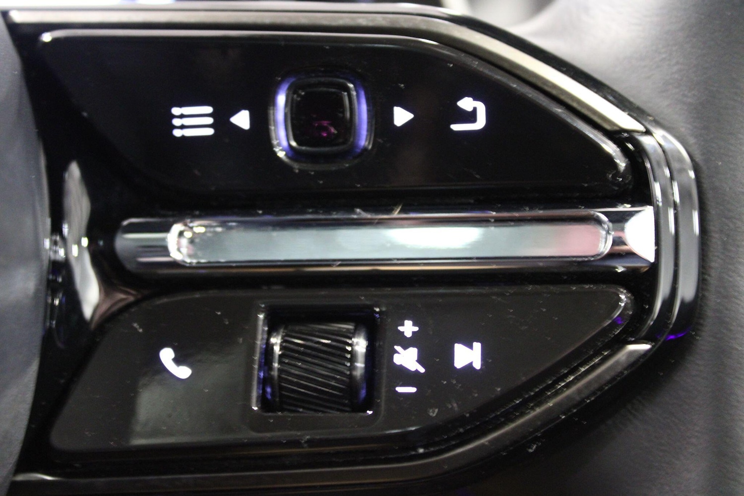 Used Aston Martin Vanquish 2025 for sale - 77120792: Photo 22