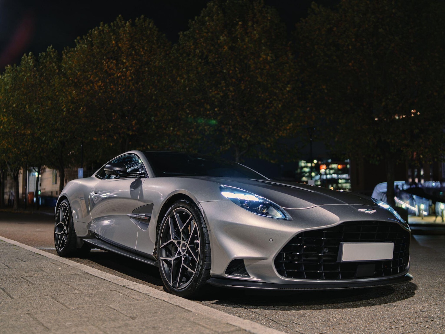 Used Aston Martin Vanquish 2025 for sale - 77120792: Photo 5