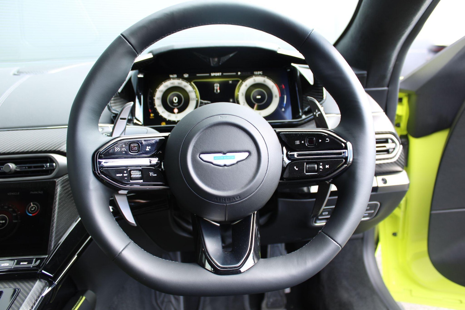 Used Aston Martin Vantage for sale - 76349605: Photo 11