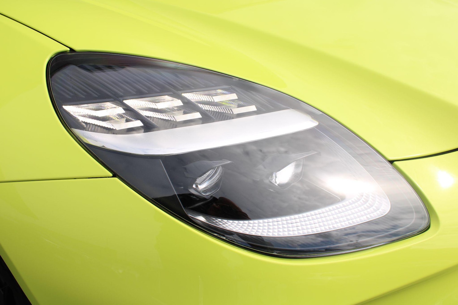 Used Aston Martin Vantage for sale - 76349605: Photo 20