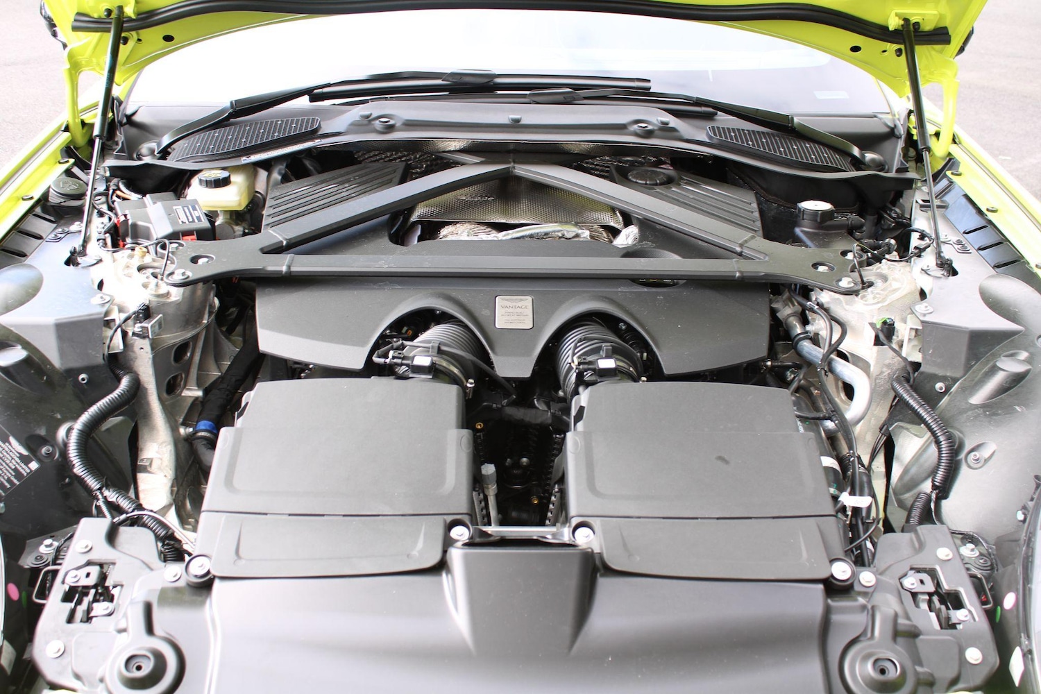 Used Aston Martin Vantage for sale - 76349605: Photo 40