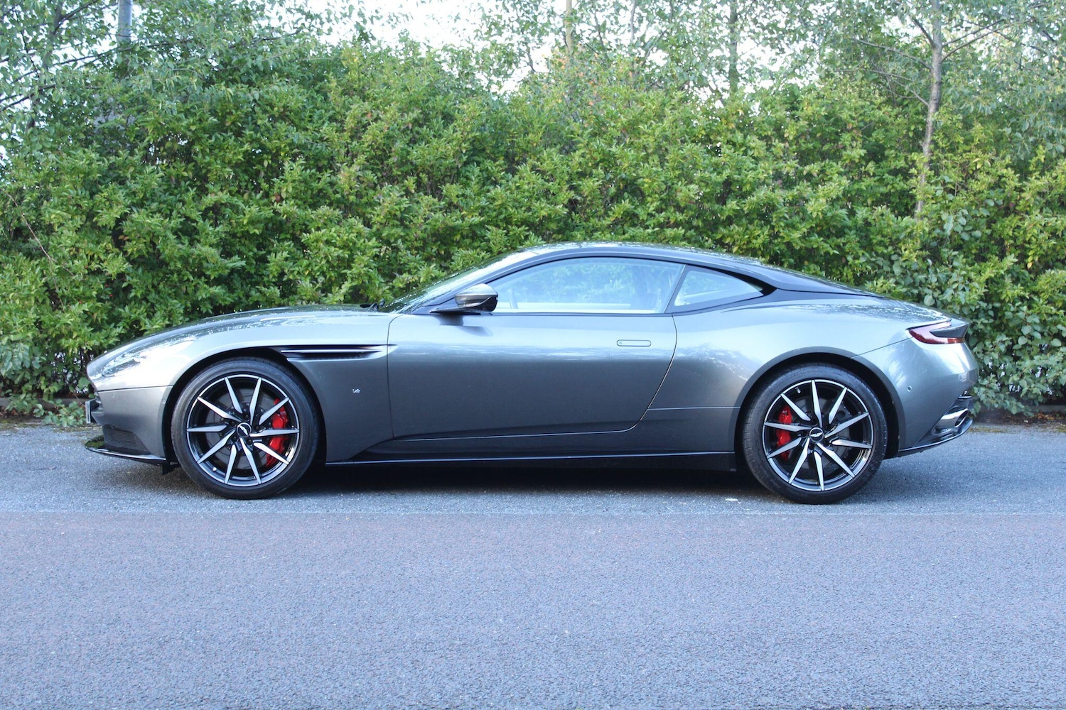 Used Aston Martin DB11 for sale - 76315050: Photo 11