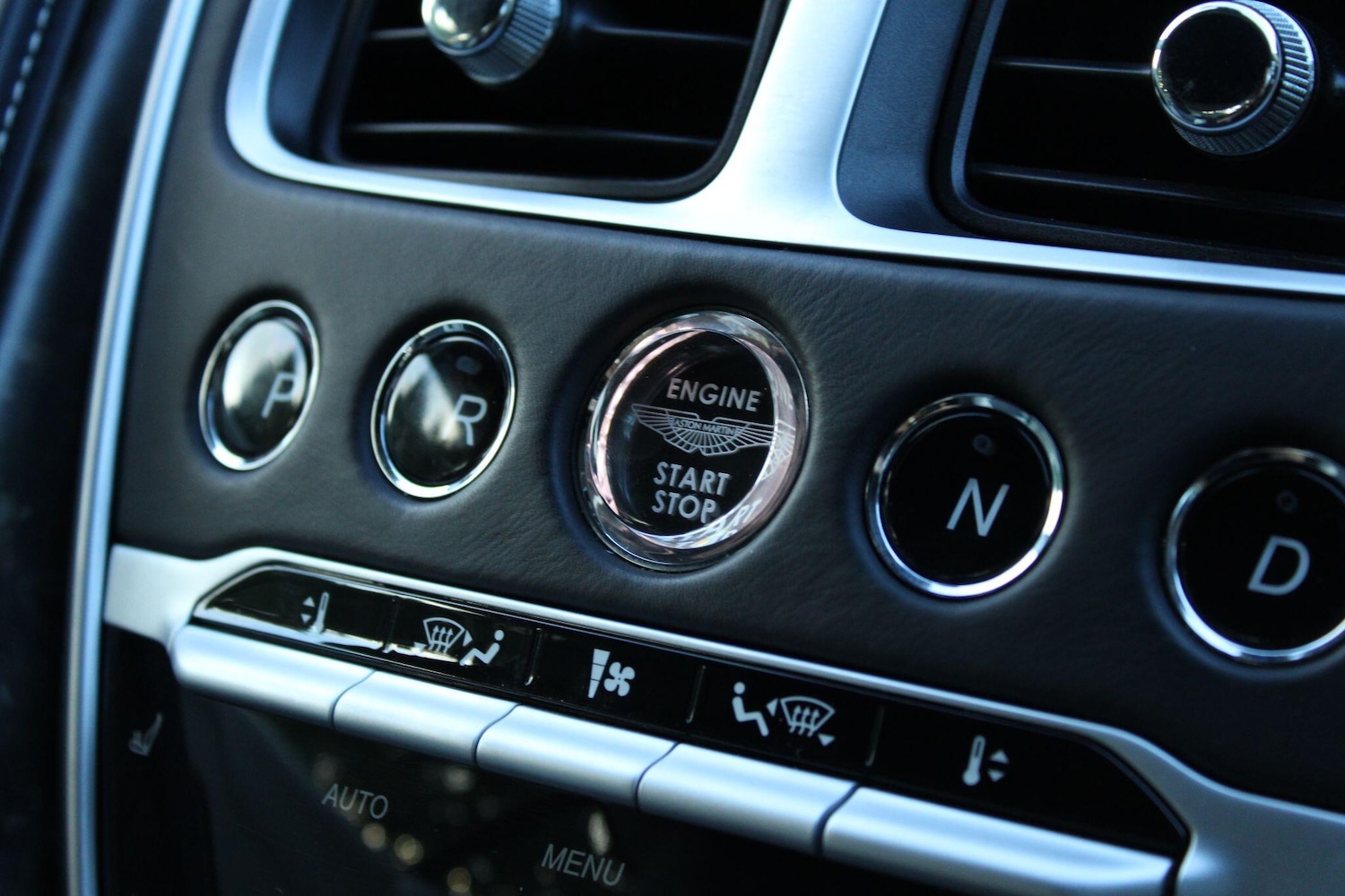 Used Aston Martin DB11 for sale - 76315050: Photo 25