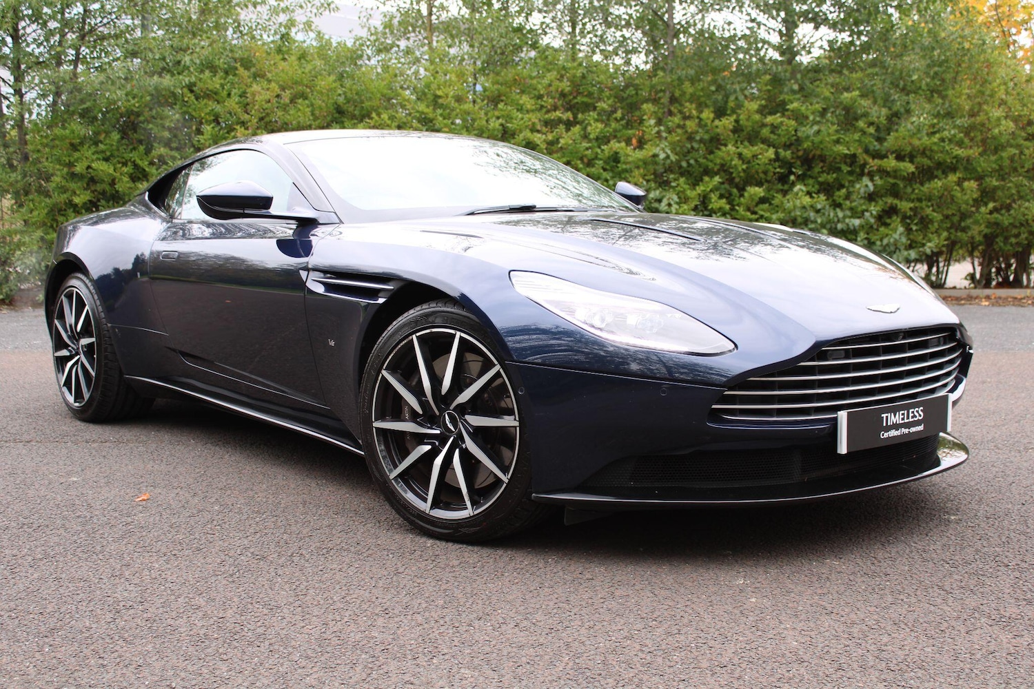 Used Aston Martin DB11 2018 for sale - 76318157: Photo 1