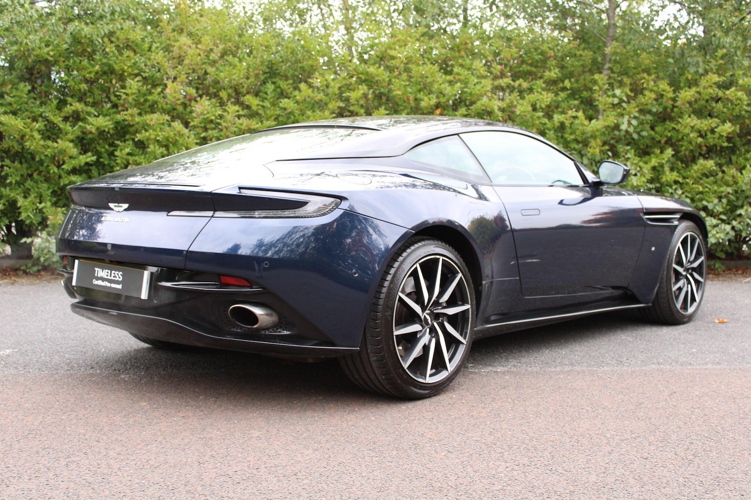 Used Aston Martin DB11 2018 for sale - 76318157: Photo 14