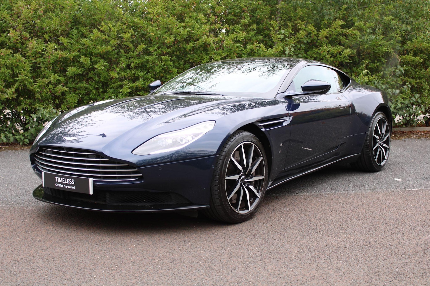 Used Aston Martin DB11 2018 for sale - 76318157: Photo 17