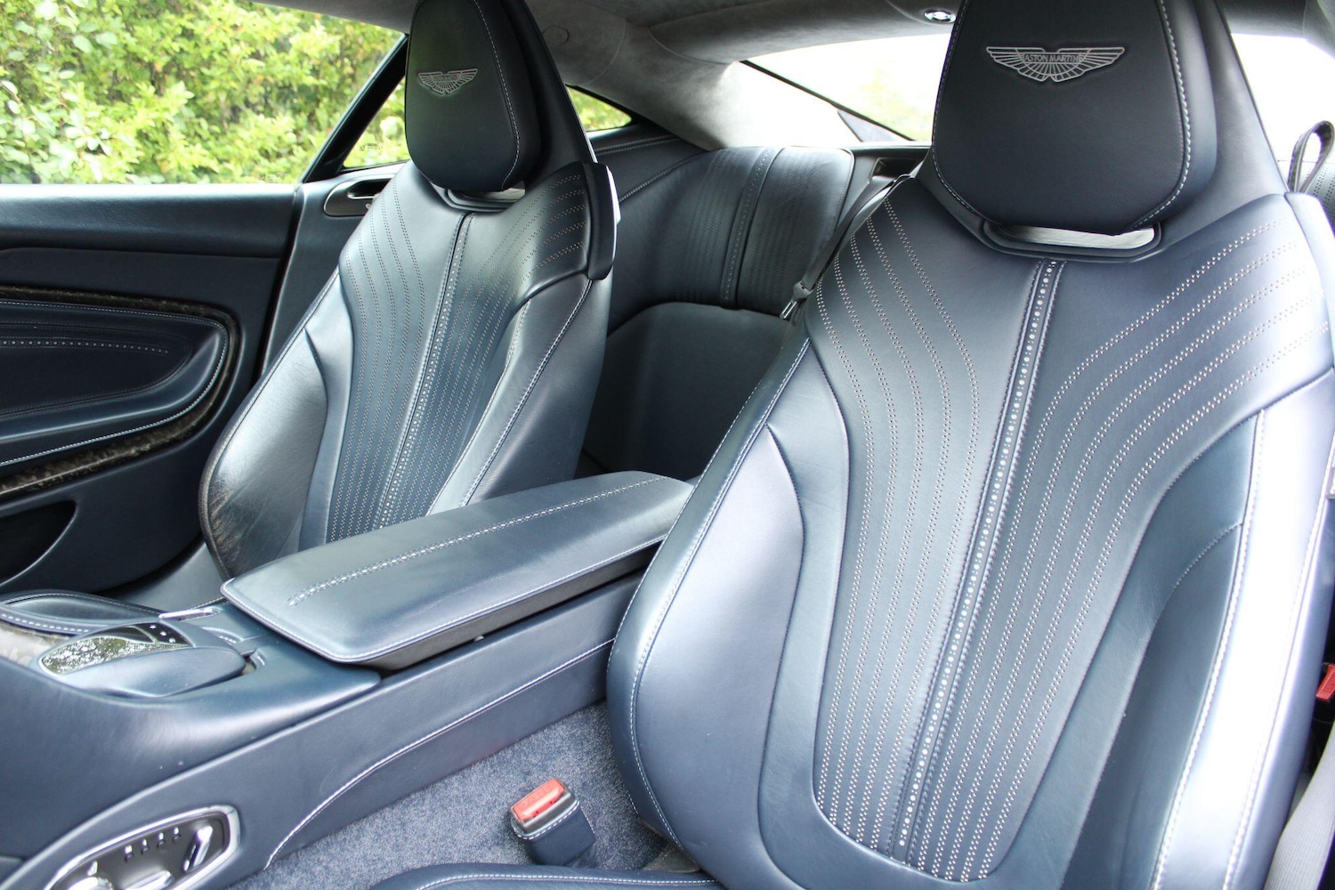 Used Aston Martin DB11 2018 for sale - 76318157: Photo 26