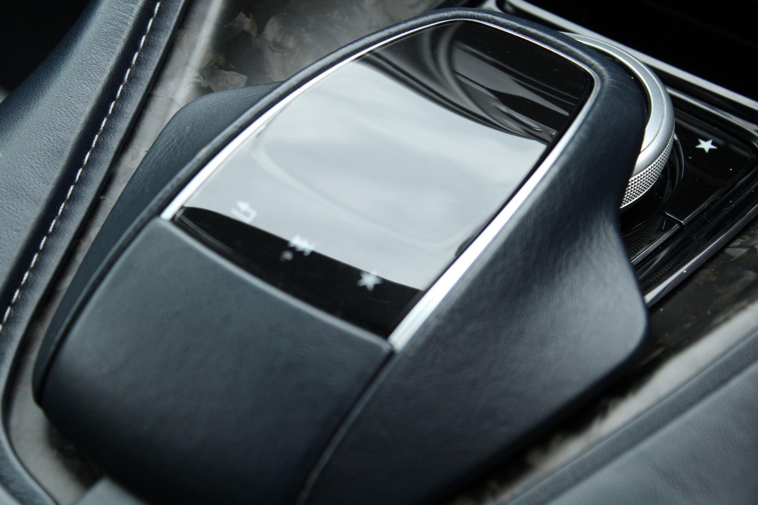 Used Aston Martin DB11 2018 for sale - 76318157: Photo 28