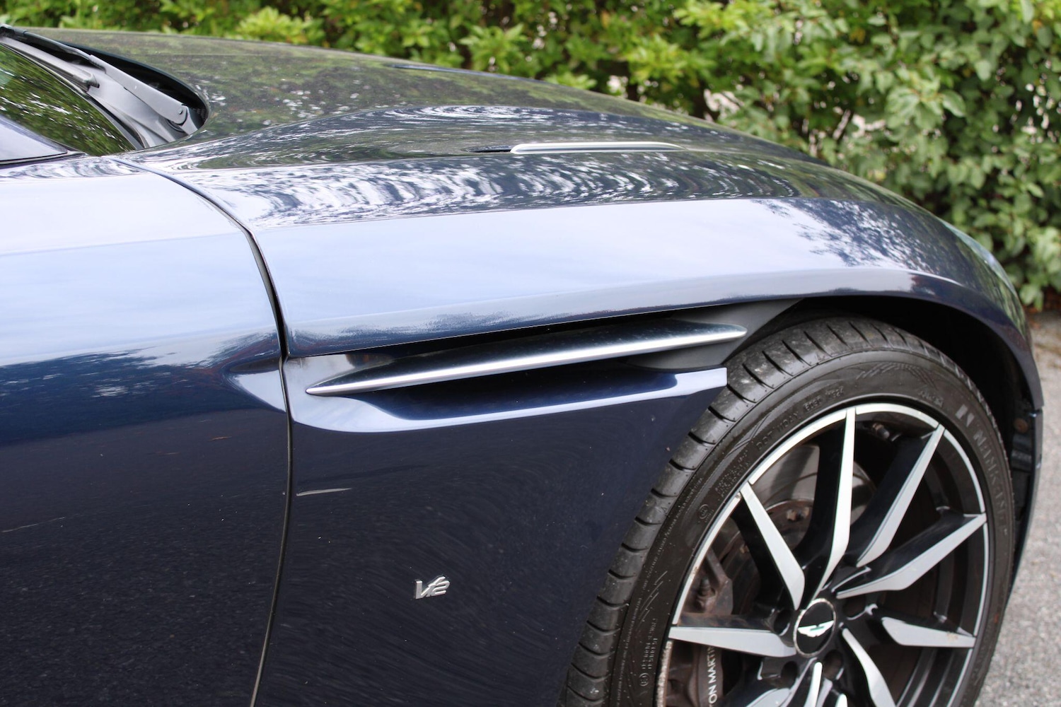 Used Aston Martin DB11 2018 for sale - 76318157: Photo 9