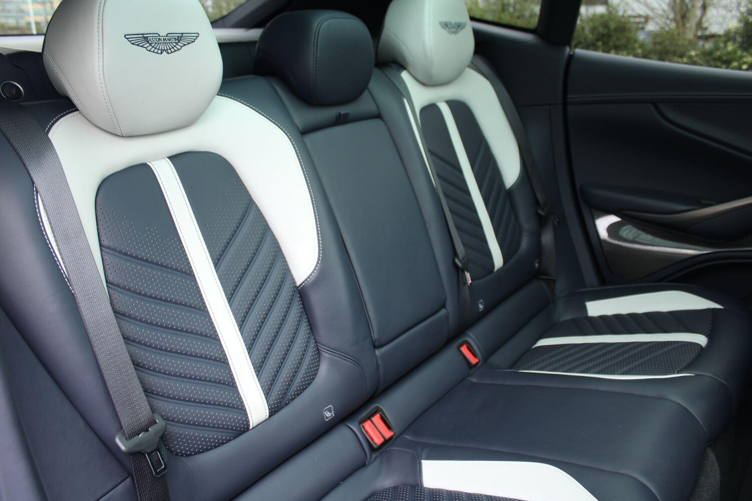 Used Aston Martin DBX 2023 for sale - 77611433: Photo 29