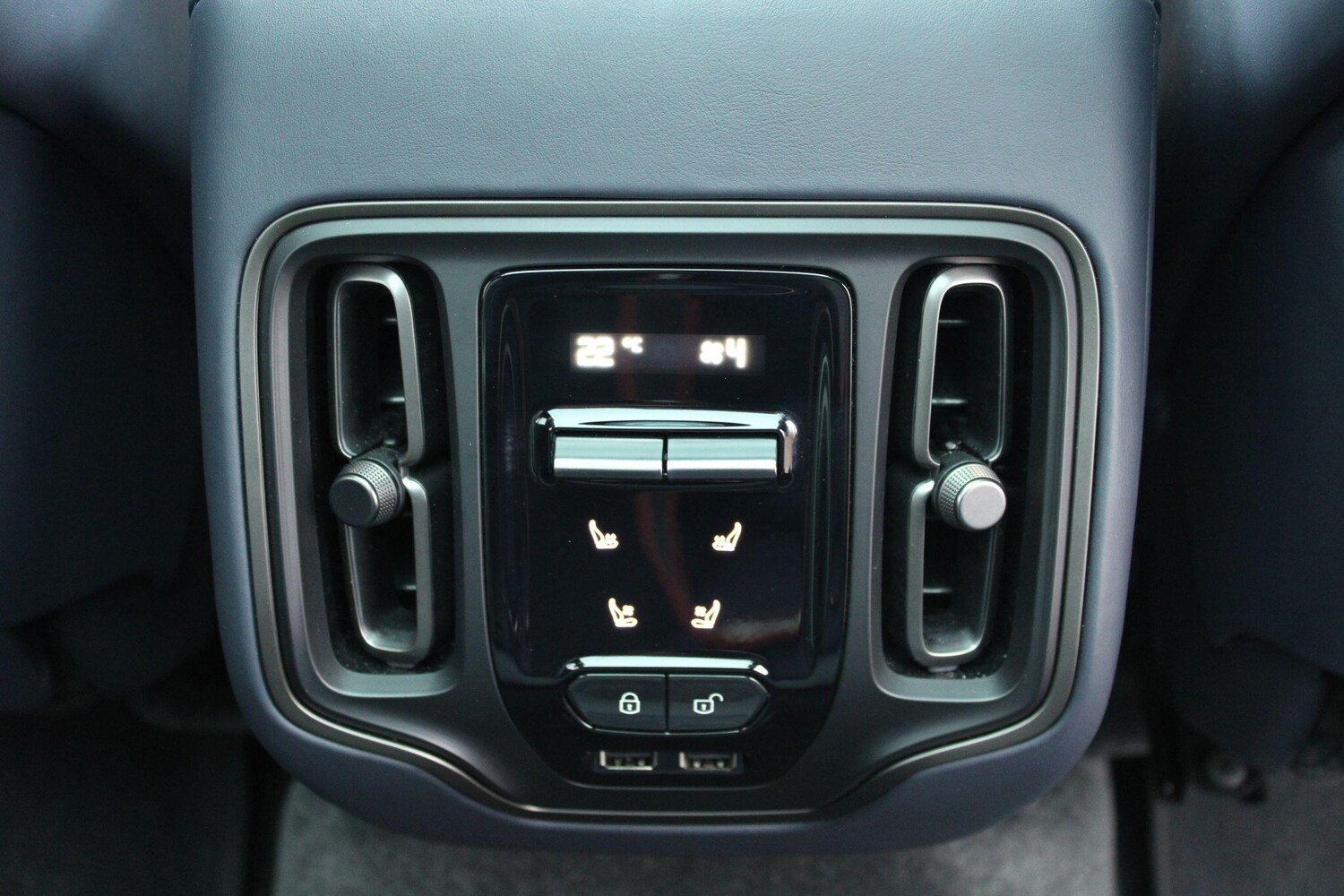 Used Aston Martin DBX 2023 for sale - 77611433: Photo 30