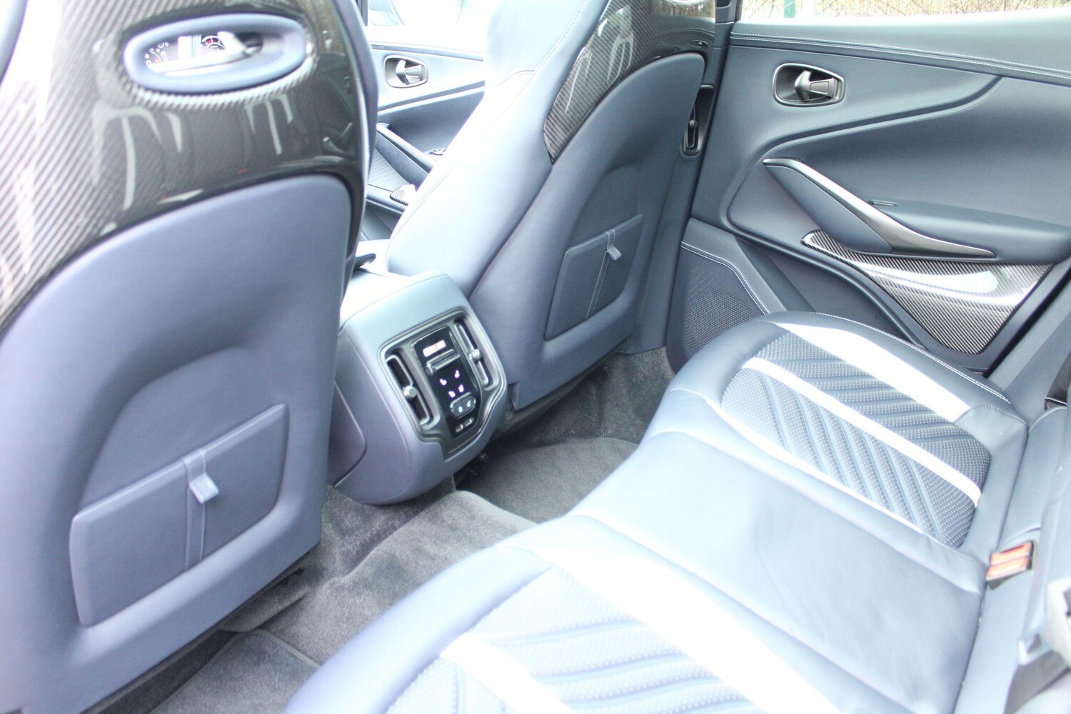 Used Aston Martin DBX 2023 for sale - 77611433: Photo 35