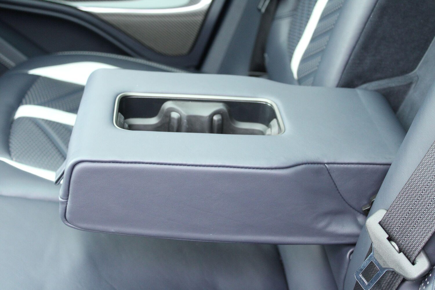 Used Aston Martin DBX 2023 for sale - 77611433: Photo 36