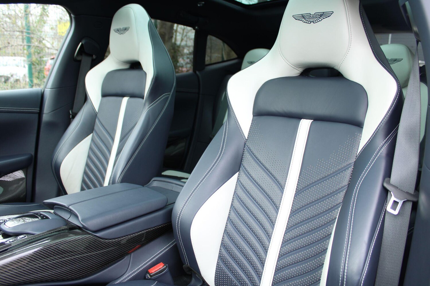 Used Aston Martin DBX 2023 for sale - 77611433: Photo 39