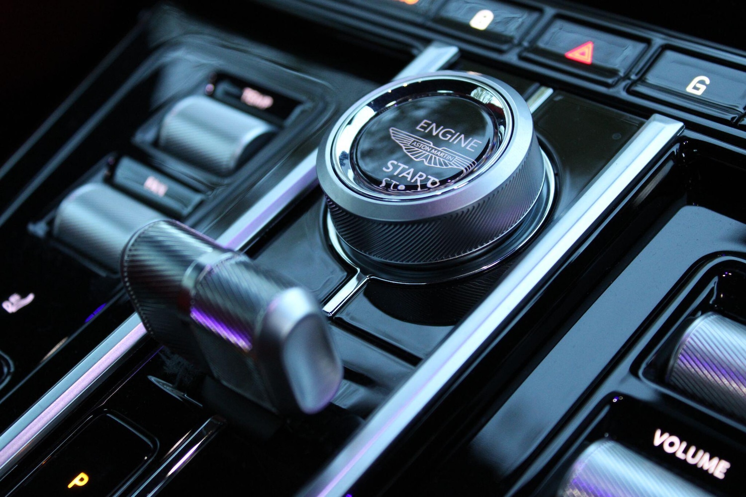 Used Aston Martin Vantage 2025 for sale - 76801089: Photo 11