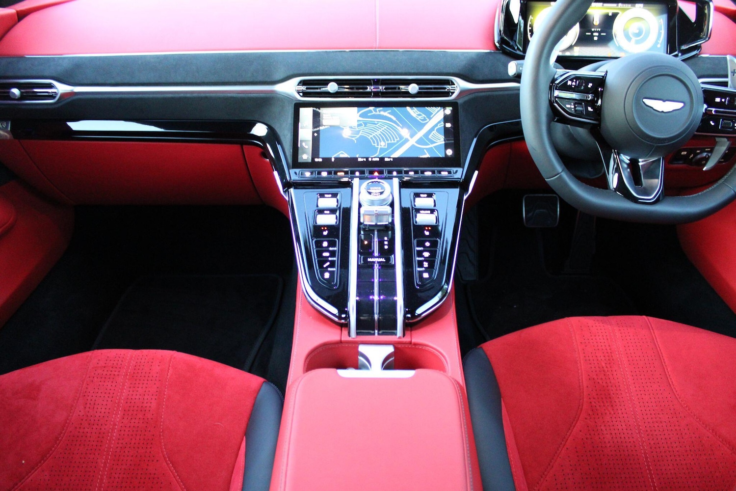 Used Aston Martin Vantage 2025 for sale - 76801089: Photo 12