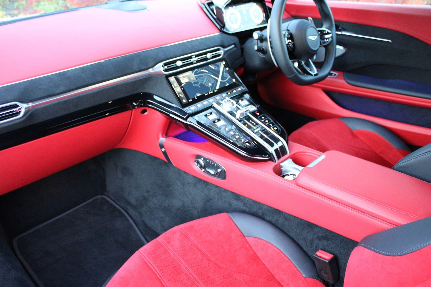 Used Aston Martin Vantage 2025 for sale - 76801089: Photo 13