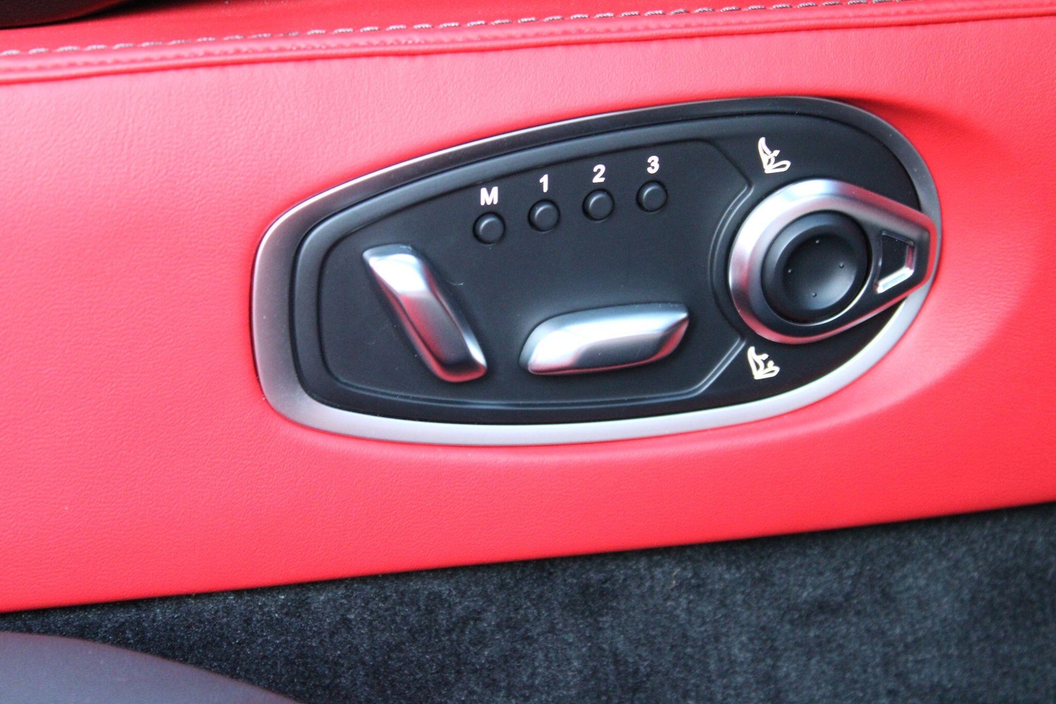 Used Aston Martin Vantage 2025 for sale - 76801089: Photo 14