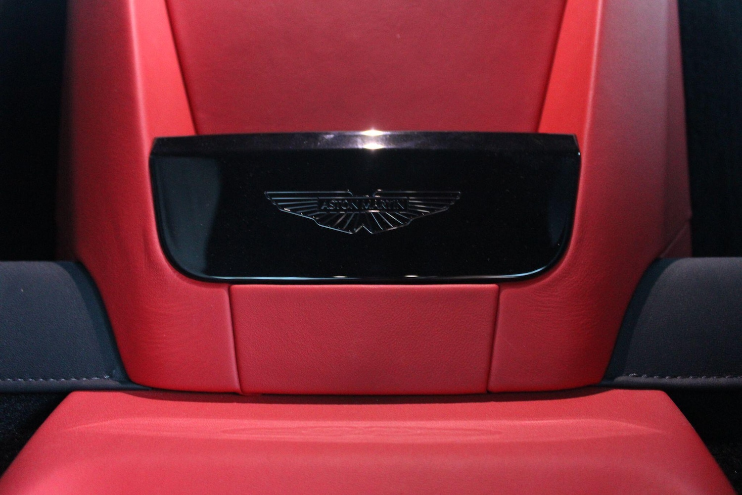 Used Aston Martin Vantage 2025 for sale - 76801089: Photo 16